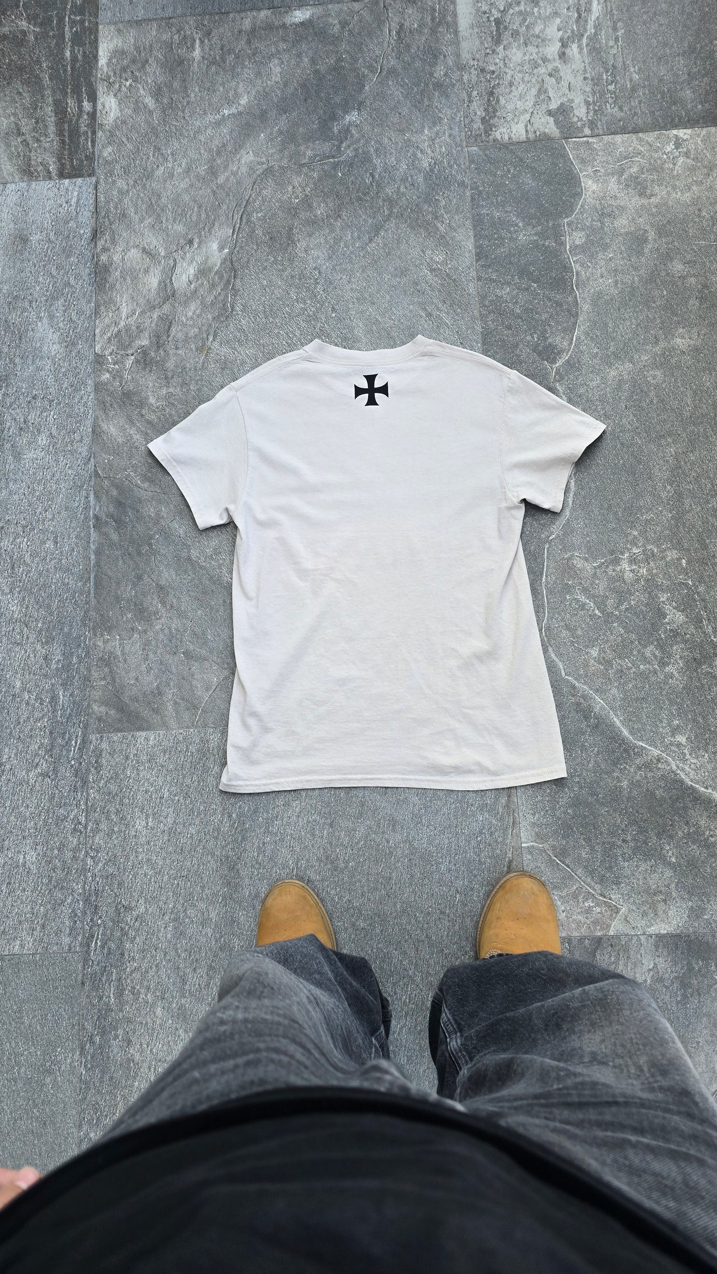 Minimalistic Sacra Shirt (White)